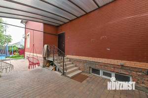 Дом 242м&sup2;, 2-этажный, участок 3 сот.  