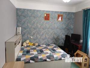 Дом 100м&sup2;, 2-этажный, участок 1 сот.  