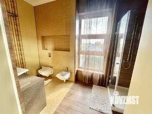 Дом 220м&sup2;, 2-этажный, участок 4 сот.  