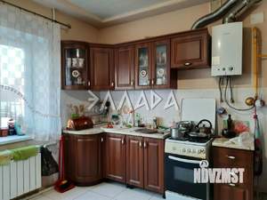 Дом 138м&sup2;, 3-этажный, участок 9 сот.  