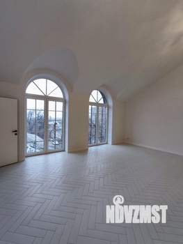 Дом 450м², 3-этажный, участок 5 сот.  