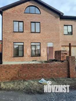 Дом 180м&sup2;, 3-этажный, участок 6 сот.  