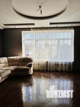 Дом 178м&sup2;, 2-этажный, участок 3 сот.  