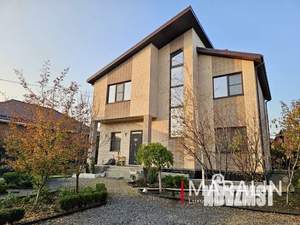 Дом 194м&sup2;, 2-этажный, участок 6 сот.  