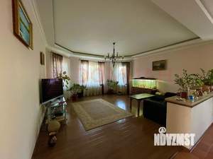 Дом 403м&sup2;, 3-этажный, участок 6 сот.  