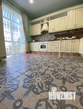 Дом 107м&sup2;, 2-этажный, участок 4 сот.  