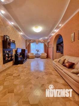 Дом 130м&sup2;, 2-этажный, участок 4 сот.  