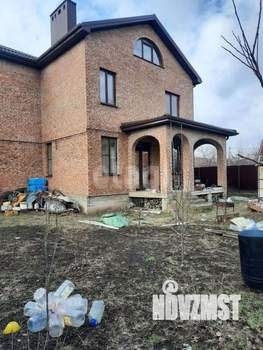 Дом 180м&sup2;, 3-этажный, участок 6 сот.  