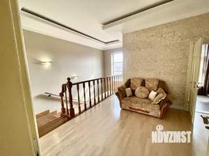 Дом 220м², 2-этажный, участок 4 сот.  