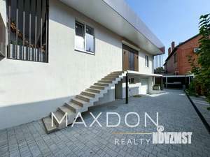 Дом 320м&sup2;, 2-этажный, участок 4 сот.  