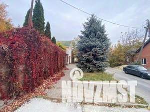 Дом 270м², 3-этажный, участок 4 сот.  