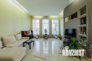 Коттедж 430м², 2-этажный, участок 6 сот.  