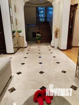 Дом 640м&sup2;, 3-этажный, участок 6 сот.  