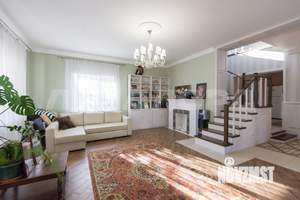 Дом 188м&sup2;, 2-этажный, участок 6 сот.  