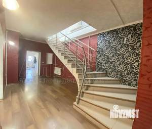 Дом 220м², 2-этажный, участок 3 сот.  