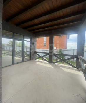 Дом 180м&sup2;, 1-этажный, участок 6 сот.  