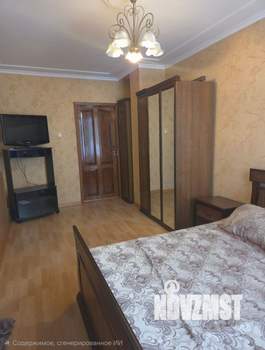 Дом 180м&sup2;, 2-этажный, участок 4 сот.  