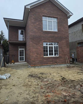 Дом 180м&sup2;, 2-этажный, участок 3 сот.  