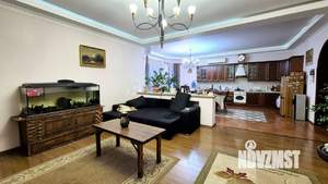 Дом 490м&sup2;, 3-этажный, участок 6 сот.  