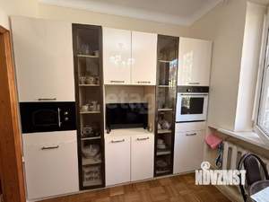 Дом 292м², 3-этажный, участок 6 сот.  
