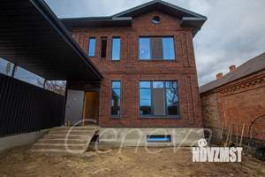 Дом 270м&sup2;, 3-этажный, участок 4 сот.  