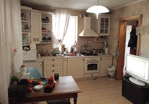 Дом 180м&sup2;, 2-этажный, участок 7 сот.  