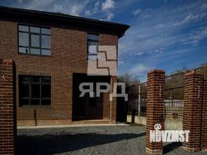 Дом 180м&sup2;, 2-этажный, участок 3 сот.  