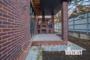 Дом 180м&sup2;, 2-этажный, участок 3 сот.  