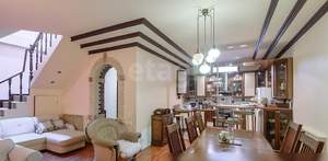 Дом 194м², 2-этажный, участок 5 сот.  