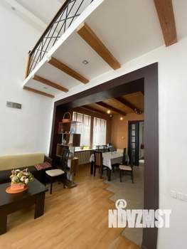 Дом 170м&sup2;, 2-этажный, участок 3 сот.  