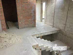 Дом 700м&sup2;, 4-этажный, участок 7 сот.  