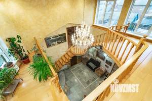 Дом 500м&sup2;, 2-этажный, участок 7 сот.  