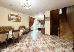 Дом 385м&sup2;, 4-этажный, участок 7 сот.  