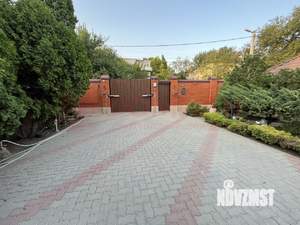 Дом 220м&sup2;, 2-этажный, участок 6 сот.  