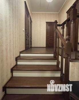 Дом 210м&sup2;, 2-этажный, участок 3 сот.  