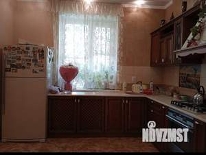 Дом 323м², 3-этажный, участок 10 сот.  