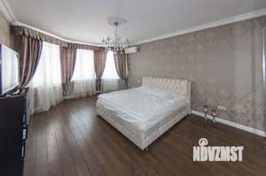 Дом 140м&sup2;, 2-этажный, участок 3 сот.  