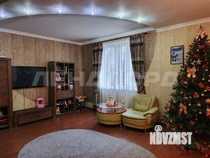 Дом 175м&sup2;, 2-этажный, участок 4 сот.  