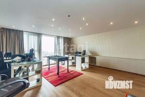 Дом 250м&sup2;, 4-этажный, участок 4 сот.  