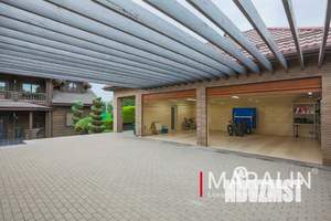 Дом 220м&sup2;, 2-этажный, участок 8 сот.  