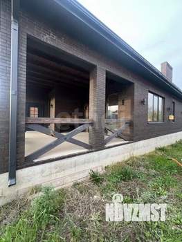 Дом 180м&sup2;, 1-этажный, участок 6 сот.  