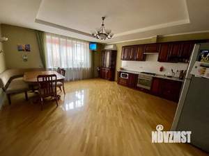 Дом 380м², 3-этажный, участок 3 сот.  
