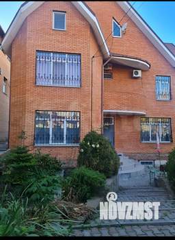 Дом 450м², 3-этажный, участок 10 сот.  