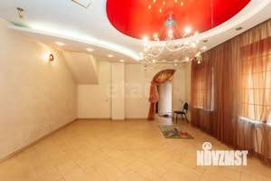 Дом 430м&sup2;, 3-этажный, участок 6 сот.  