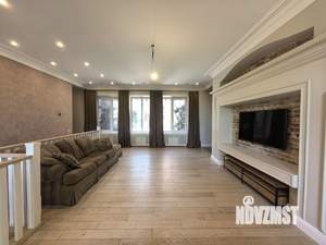 Дом 295м², 2-этажный, участок 10 сот.  