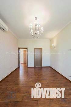 Коттедж 300м², 2-этажный, участок 6 сот.  