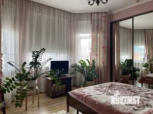 Дом 560м&sup2;, 3-этажный, участок 7 сот.  