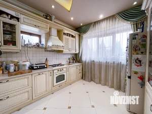 Дом 214м², 3-этажный, участок 6 сот.  