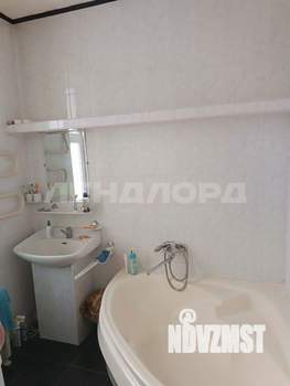 Дом 180м&sup2;, 2-этажный, участок 4 сот.  