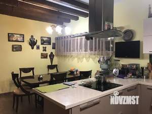 Дом 231м&sup2;, 2-этажный, участок 5 сот.  